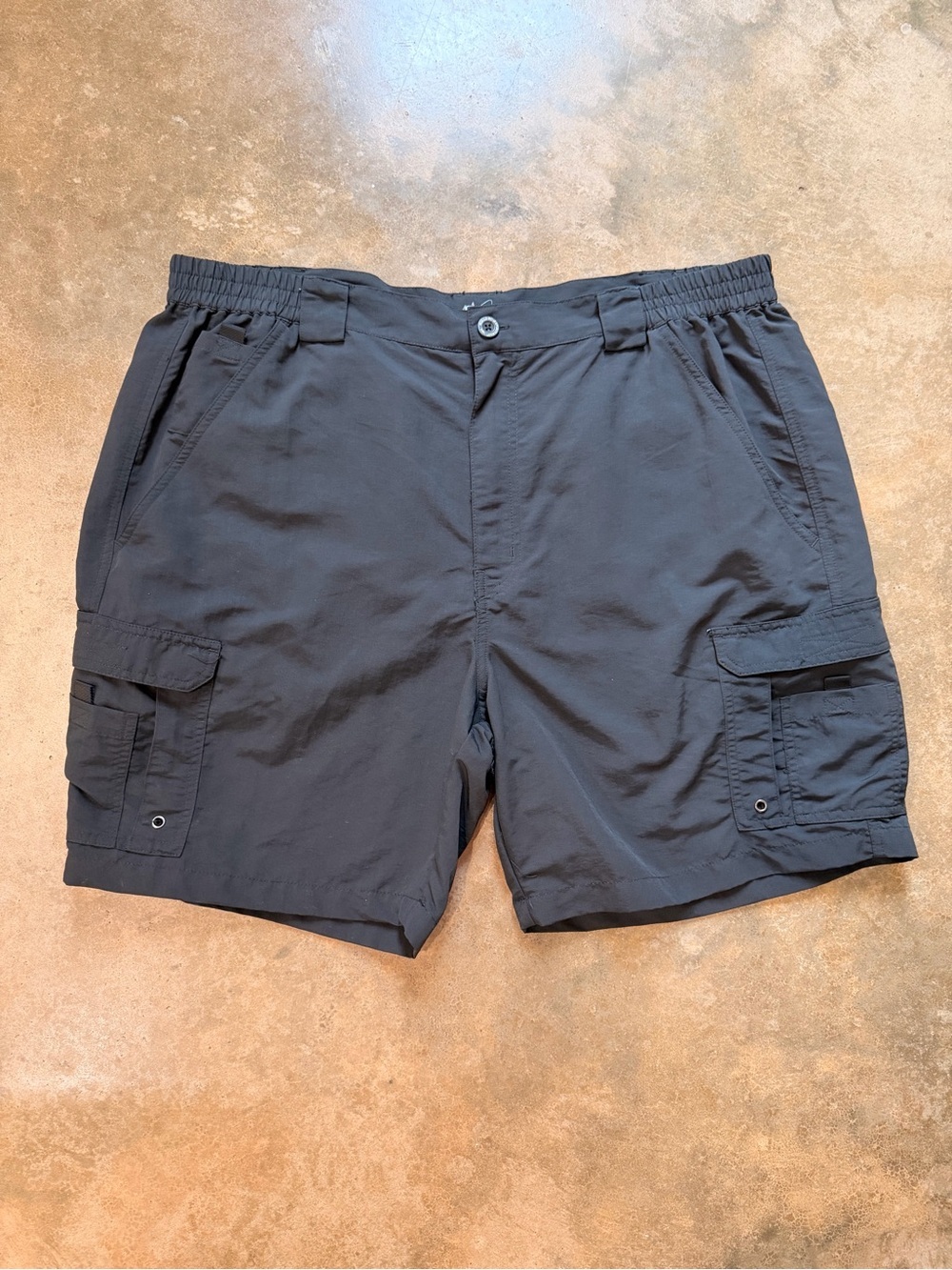 Bass Pro Shops Black Cargo Utility Shorts Men’s Size 40 Nylon